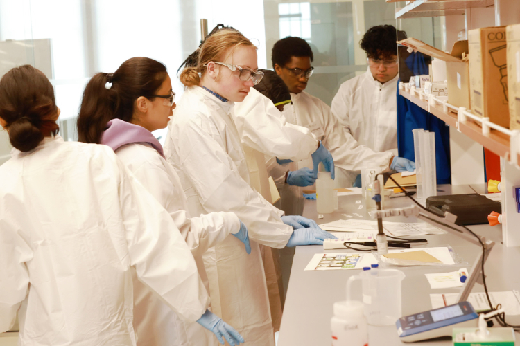 EmPower grantees on fieldtrip