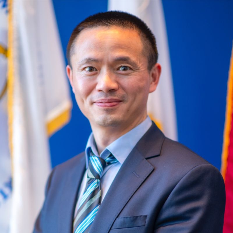 Portrait of Dr Yanlai Chen