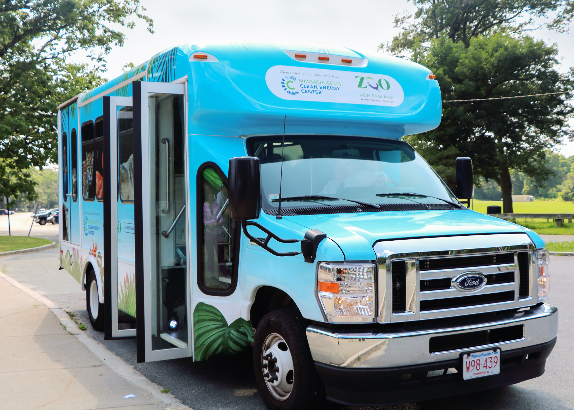Franklin Zoo shuttle bus